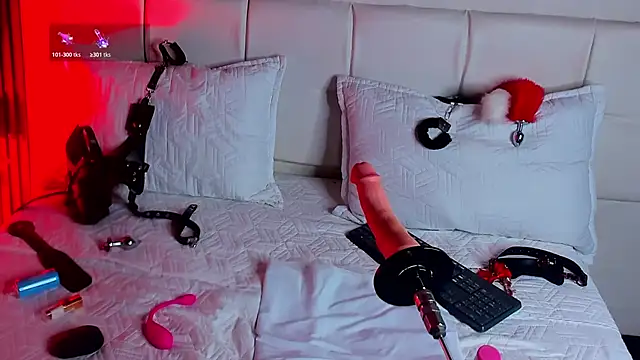 Snapshot of Violet_sl4ve chatting on 10/26/25, 05:30 Violet sl4ve online show from 10/26/25, 05:30