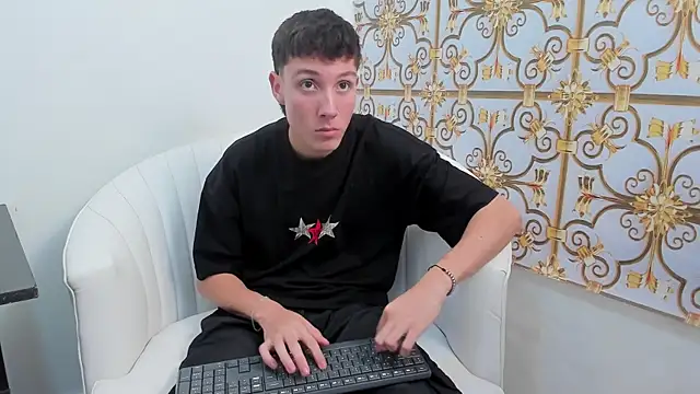 LittleDanny  online show from 11/25/25, 07:03