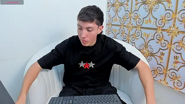 LittleDanny  online show from 12/02/25, 07:20