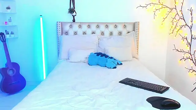 LenaStylesOA online show from 04/06/26, 08:32