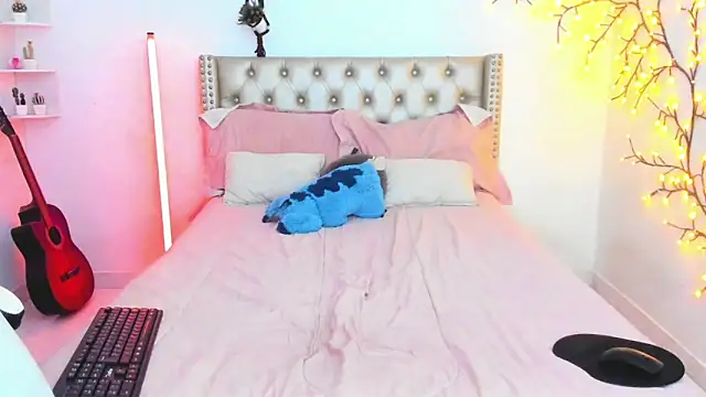 LenaStylesOA online show from 04/16/26, 09:39