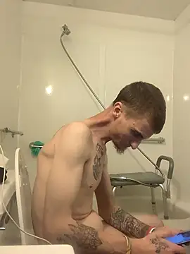 jizzyglizzy92 online show from 04/19/26, 04:45