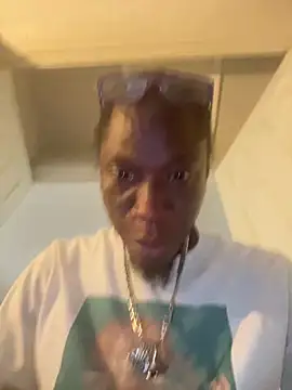 Snapshot of SucculentSexiness0 chatting on 06/17/26, 12:35 SucculentSexiness0 online show from 06/17/26, 12:35