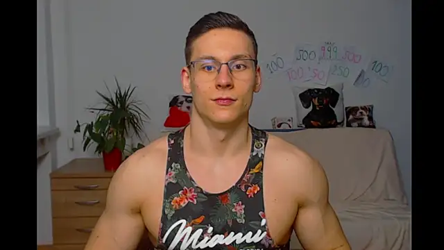 Snapshot of ZeinMiracles chatting on 01/10/26, 06:42 ZeinMiracles online show from 01/10/26, 06:42