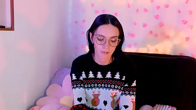 AuroraHans1 online show from 12/22/25, 12:29