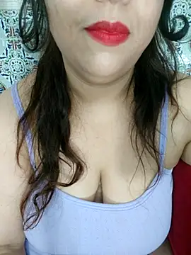 Snapshot of Hot-lino chatting on 07/05/26, 04:19 Hot-lino online show from 07/05/26, 04:19