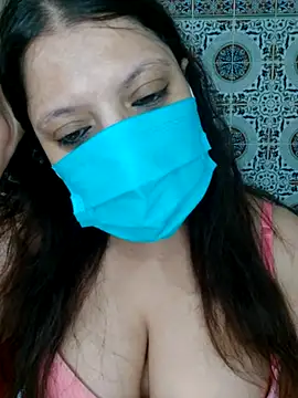 Snapshot of Hot-lino chatting on 07/08/26, 02:38 Hot-lino online show from 07/08/26, 02:38