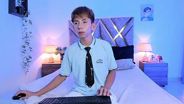 Hyunjin Son online show from 10/24/25, 10:50