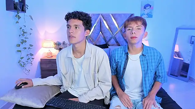 Hyunjin Son online show from 10/30/25, 02:24