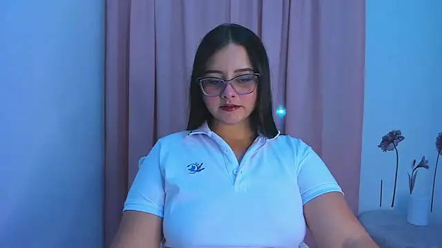Snapshot of val_ferrer chatting on 09/10/25, 03:17 val ferrer online show from 09/10/25, 03:17