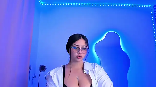 Snapshot of val_ferrer chatting on 09/30/25, 11:54 val ferrer online show from 09/30/25, 11:54
