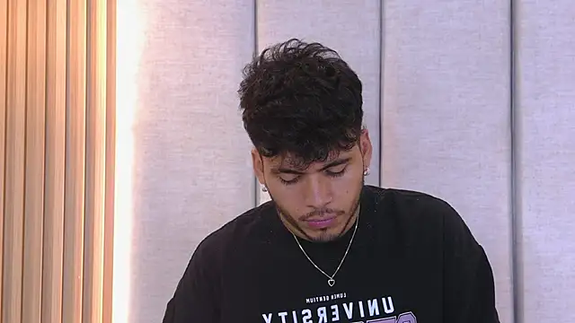 AlexanderJordan online show from 12/21/25, 02:51