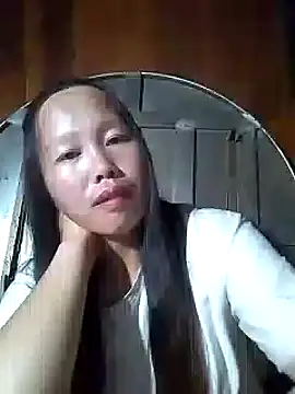Snapshot of llm-bae chatting on 09/13/25, 12:16 llm-bae online show from 09/13/25, 12:16