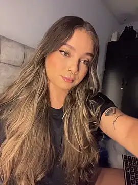 AnnyLopezzz  online show from 04/24/26, 05:32