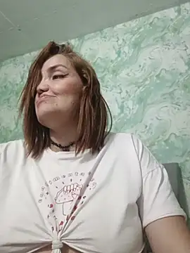 Snapshot of MayaLuna1 chatting on 10/23/25, 03:17 MayaLuna1 online show from 10/23/25, 03:17