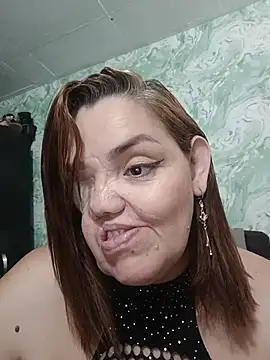 Snapshot of MayaLuna1 chatting on 10/26/25, 05:30 MayaLuna1 online show from 10/26/25, 05:30