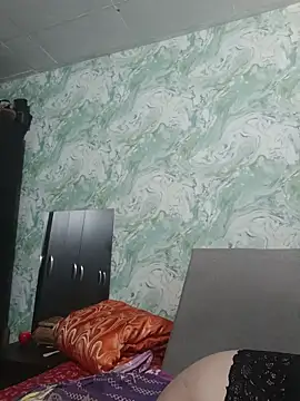 Snapshot of MayaLuna1 chatting on 11/04/25, 04:50 MayaLuna1 online show from 11/04/25, 04:50