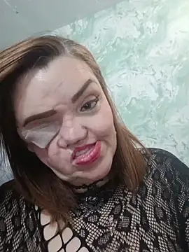 Snapshot of MayaLuna1 chatting on 11/09/25, 01:53 MayaLuna1 online show from 11/09/25, 01:53