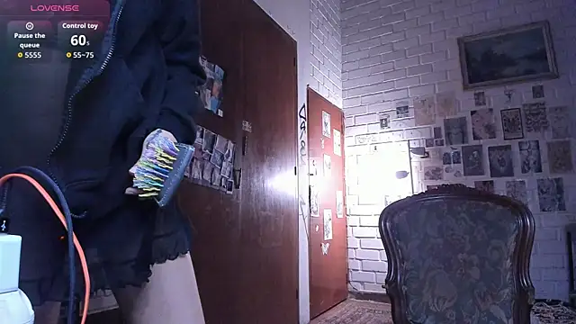 Snapshot of DiosaSexSymbol chatting on 11/19/25, 04:45 DiosaSexSymbol online show from 11/19/25, 04:45