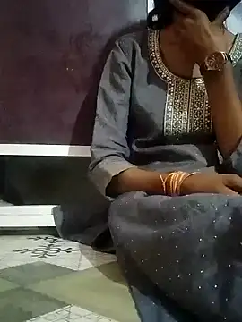 Idhika Handoo online show from 09/08/25, 05:23