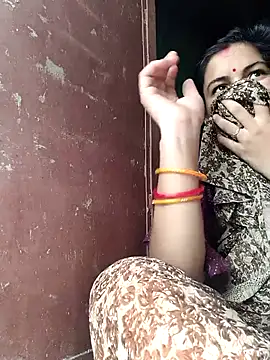 Idhika Handoo online show from 09/17/25, 08:49