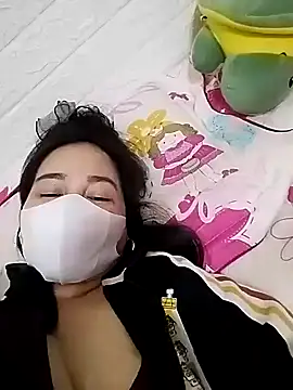 Snapshot of HELEN686 chatting on 02/18/26, 06:20 HELEN686 online show from 02/18/26, 06:20