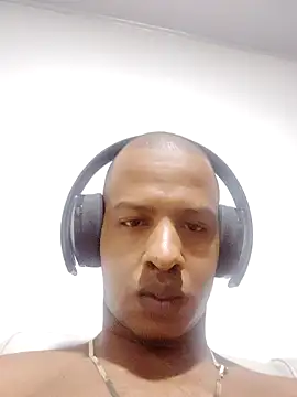 Snapshot of Perropa chatting on 03/11/26, 01:11 Perropa online show from 03/11/26, 01:11