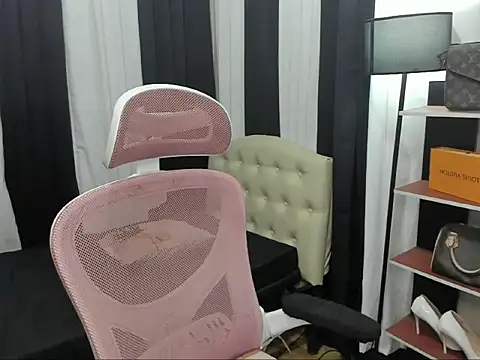 BigUncutCockRhein online show from 11/06/25, 07:53