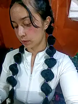 Snapshot of Sol_Sunny chatting on 06/08/26, 01:28 Sol Sunny online show from 06/08/26, 01:28