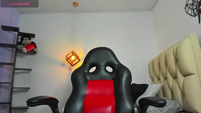 MOLLYSPENCER1 online show from 04/14/26, 06:58