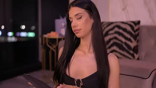 Snapshot of ArinaCarter chatting on 12/01/25, 06:24 ArinaCarter online show from 12/01/25, 06:24