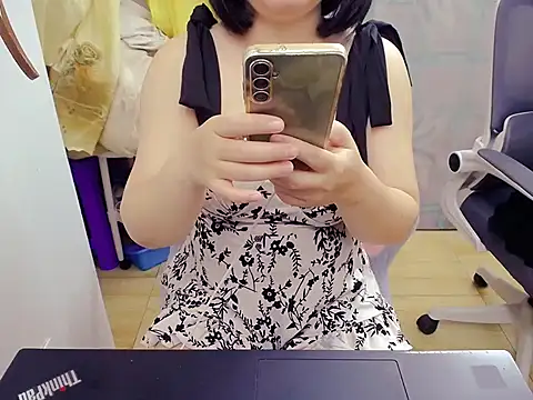 Phuong Myy online show from 11/19/25, 03:45