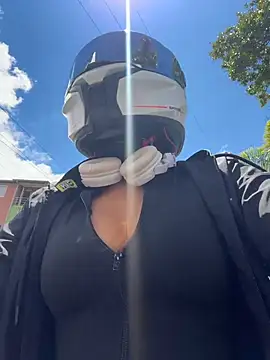 AlannaEvons online show from 04/01/26, 06:16