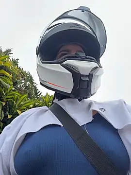 AlannaEvons online show from 04/08/26, 06:19