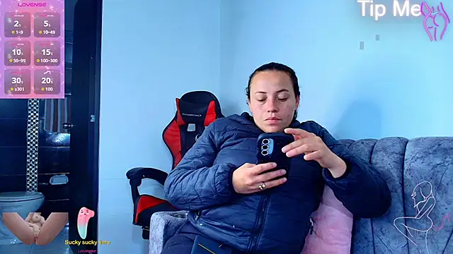 Snapshot of _honey12 chatting on 09/23/25, 12:52 honey12 online show from 09/23/25, 12:52