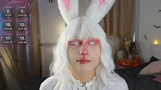 Moonlight1Sonata1 online show from 10/24/25, 09:06