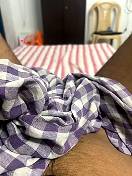 Snapshot of usermood2000 chatting on 09/24/25, 06:28 usermood2000 online show from 09/24/25, 06:28