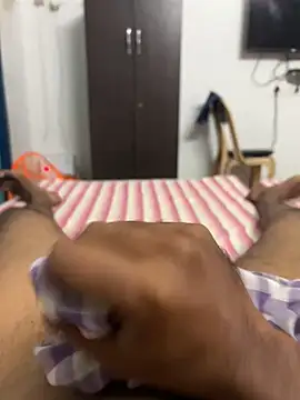 Snapshot of usermood2000 chatting on 11/23/25, 07:30 usermood2000 online show from 11/23/25, 07:30