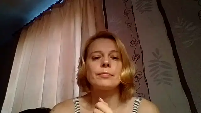 LiluXRose online show from 09/29/25, 10:53