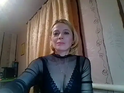 LiluXRose online show from 10/15/25, 09:59