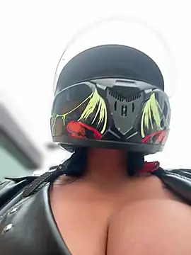 -Mia1 online show from 04/08/26, 12:16