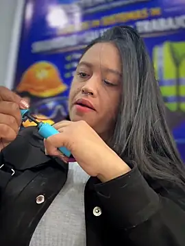 -Mia1 online show from 04/23/26, 12:29