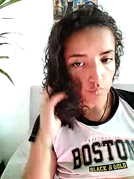 Snapshot of luna_love_xoxo chatting on 10/02/25, 10:28 luna love xoxo online show from 10/02/25, 10:28