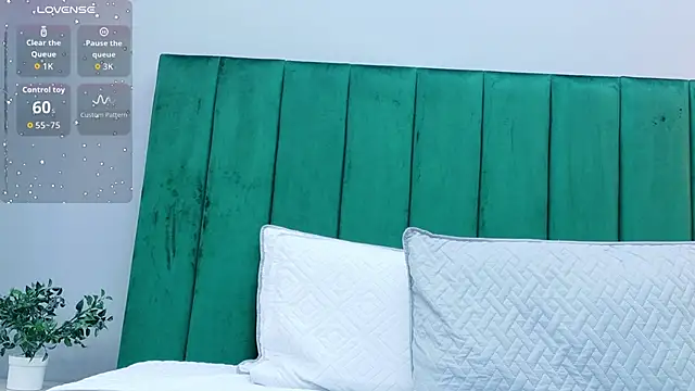 Ashley Evans22 online show from 12/22/25, 09:12