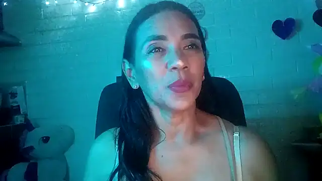 Snapshot of MiiaVelasquez chatting on 03/04/26, 04:51 MiiaVelasquez online show from 03/04/26, 04:51