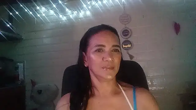 Snapshot of MiiaVelasquez chatting on 03/11/26, 05:02 MiiaVelasquez online show from 03/11/26, 05:02