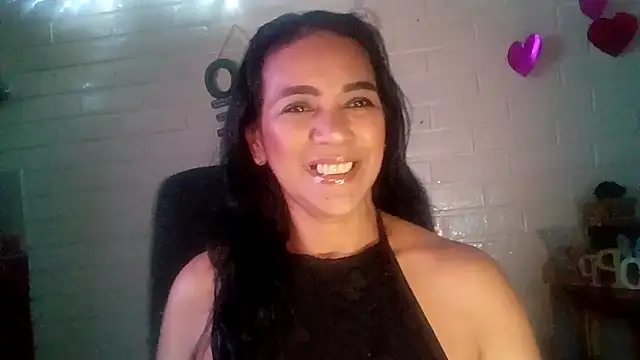 Snapshot of MiiaVelasquez chatting on 03/14/26, 05:13 MiiaVelasquez online show from 03/14/26, 05:13