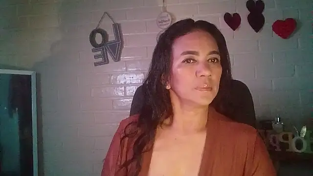 Snapshot of MiiaVelasquez chatting on 03/28/26, 05:07 MiiaVelasquez online show from 03/28/26, 05:07