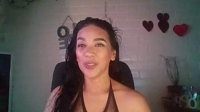 Snapshot of MiiaVelasquez chatting on 04/04/26, 04:44 MiiaVelasquez online show from 04/04/26, 04:44