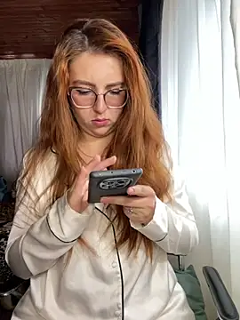 CoraVibes online show from 04/27/26, 12:14